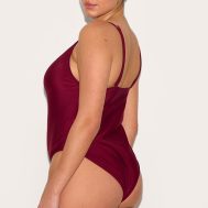 33fde2bcf4a2f9483beb0c00efb560d6e1f5e15f_CNM0221_2_plus_berry_basic_low_scoop_swimsuit