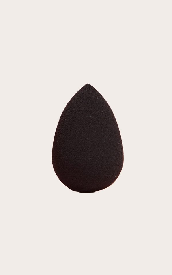 346c29eacab234a3784be64d986e0ff71119f773_CNG6165_3_beautyblender_makeup_sponge_pro