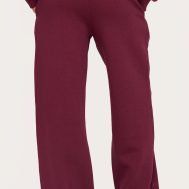 34ced183a09a58aa7802768b610026ae8dfdf49f_CNL5839_3_prettylittlething_tall_burgundy_logo_printed_wide_leg_joggers