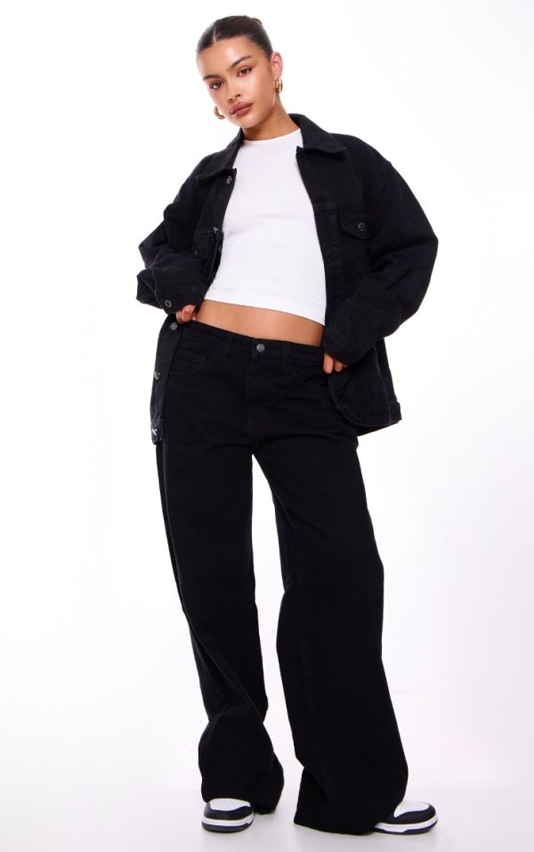 3511613e4b33c736b9d7852a70a92ad651956049_CMH4321_3_prettylittlething_washed_black_oversized_boyfriend_denim_jacket