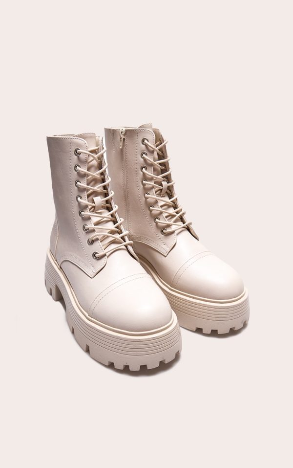 35613103edbe0cb4d4d010eacec3464f73876370_CNF5428_2_cream_lace_up_chunky_sole_hiker_boots