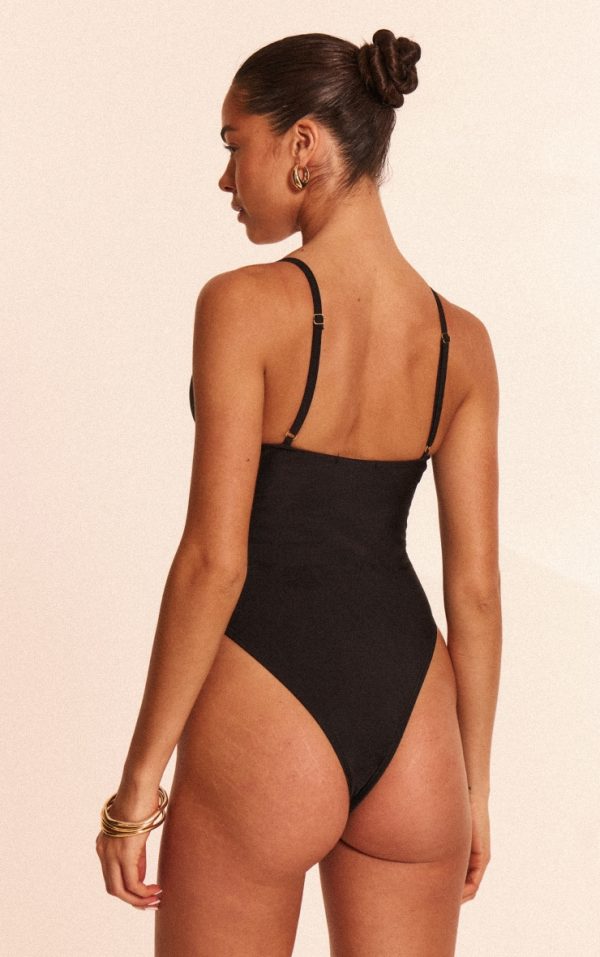 35d09cb612e2415cb5b4436dcd05b19971639ac2_CNM6813_2_black_knot_front_cut_out_swimsuit