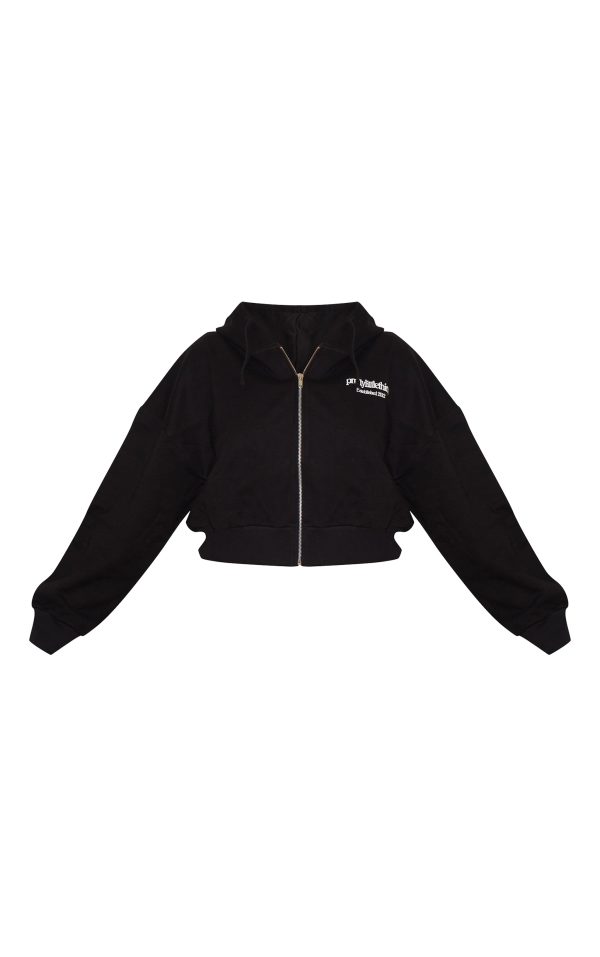 3691b3b39b274b8efdd60fe95febb291d7dc3011_CNK3383_5_prettylittlething_plus_black_printed_premium_zip_front_hoodie