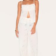 376549a3d4a64f1650f00cb3e7165268c88ac6a9_CNM6112_3_white_broderie_swirl_detail_floaty_top