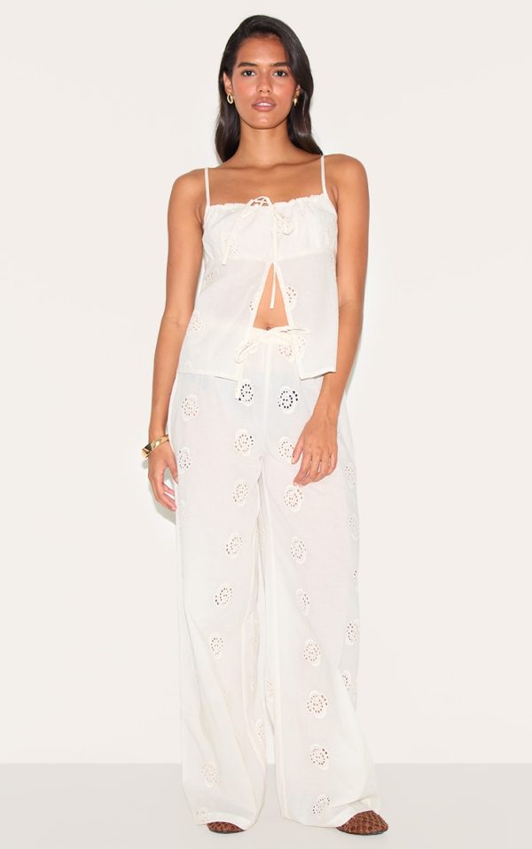 376549a3d4a64f1650f00cb3e7165268c88ac6a9_CNM6112_3_white_broderie_swirl_detail_floaty_top