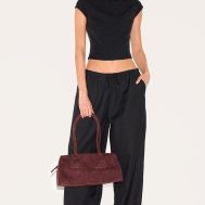 37912e158ace07aa5795872989c1e0a72adde6b3_CNL7499_3_black_woven_boatneck_top-1