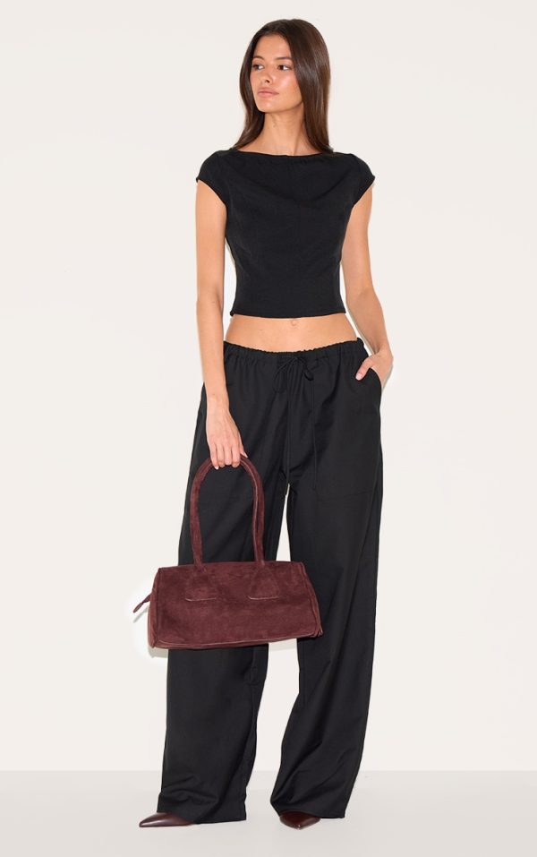 37912e158ace07aa5795872989c1e0a72adde6b3_CNL7499_3_black_woven_boatneck_top-1