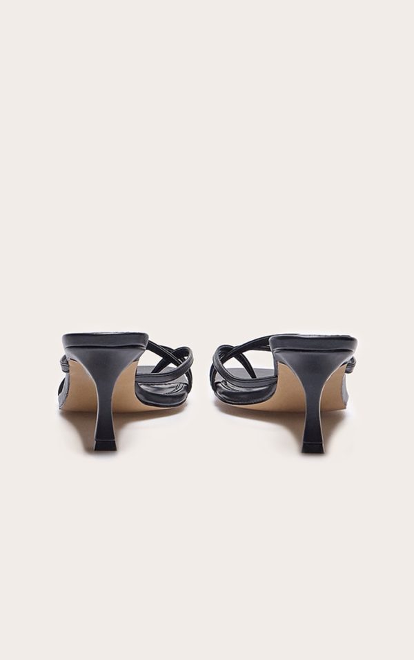37ec5feb3013932bc0bcc4b8f70df6ad3ccdc2bf_CNL6458_3_black_pu_square_toe_strappy_toe_thong_mid_stiletto_heeled_mules