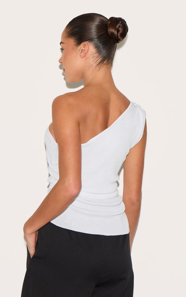 397fd3c974a7d42bc4bdf8ff5bac35b9b23acafc_CNL7740_2_white_fine_knit_one_shoulder_ruched_side_top