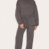 39f36a35d05d9cbc176cd0bc9988aa221b9306f0_CNK1376_1_prettylittlething_tall_charcoal_premium_studio_print_straight_leg_joggers