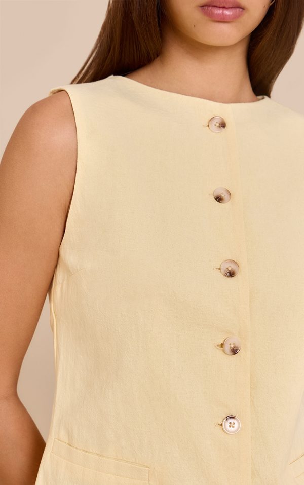 3ae32946b6dfe37fa3e58d7fb5af239958fde819_CNM9849_4_butter_yellow_tailored_waistcoat