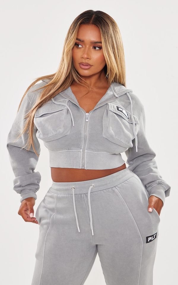 3b435f3d2cfb1f55426baa3e470ea49a1fdf9cd0_CNF9903_1_prettylittlething_shape_grey_marl_washed_cargo_cropped_hoodie