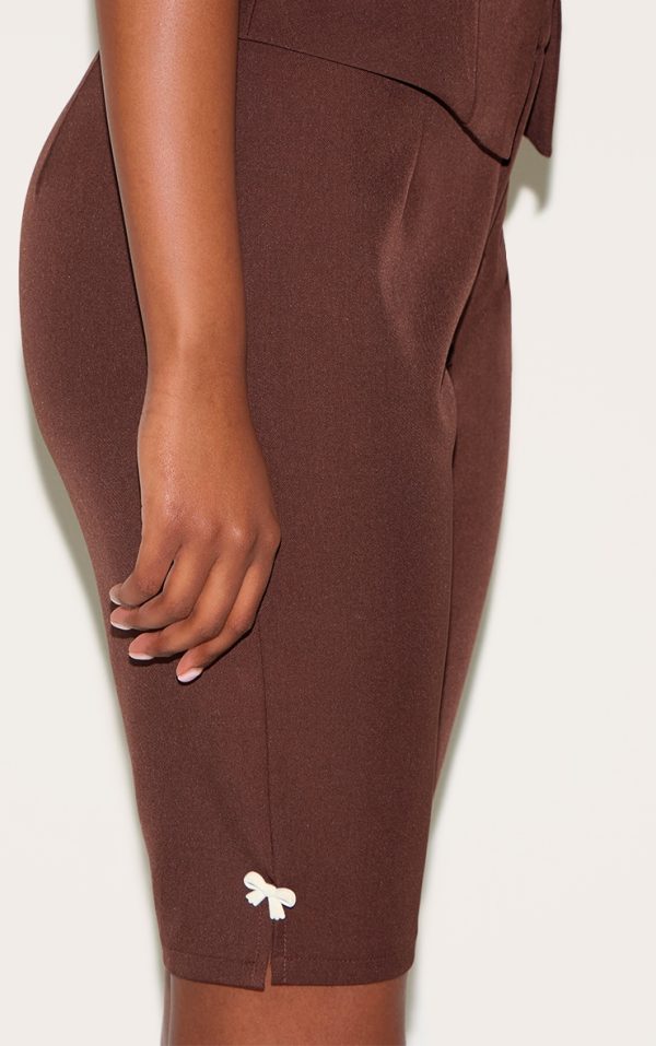 3b4ae7e0925edae19deea1c8d4792f6a6b797fad_CNL8363_4_chocolate_brown_contrast_velvet_mini_bow_detail_capris