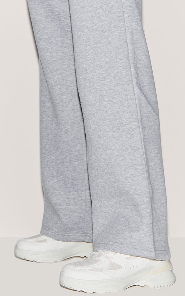3c2980612d712e9bc227e2318aaf3881abd6592b_CMM8165_5_white_contrast_mesh_trainers