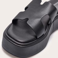 3c6a720f89917c09496719cd1d6da8cd2aa17441_CNL6594_4_black_pu_strap_round_toe_flatform_sandals