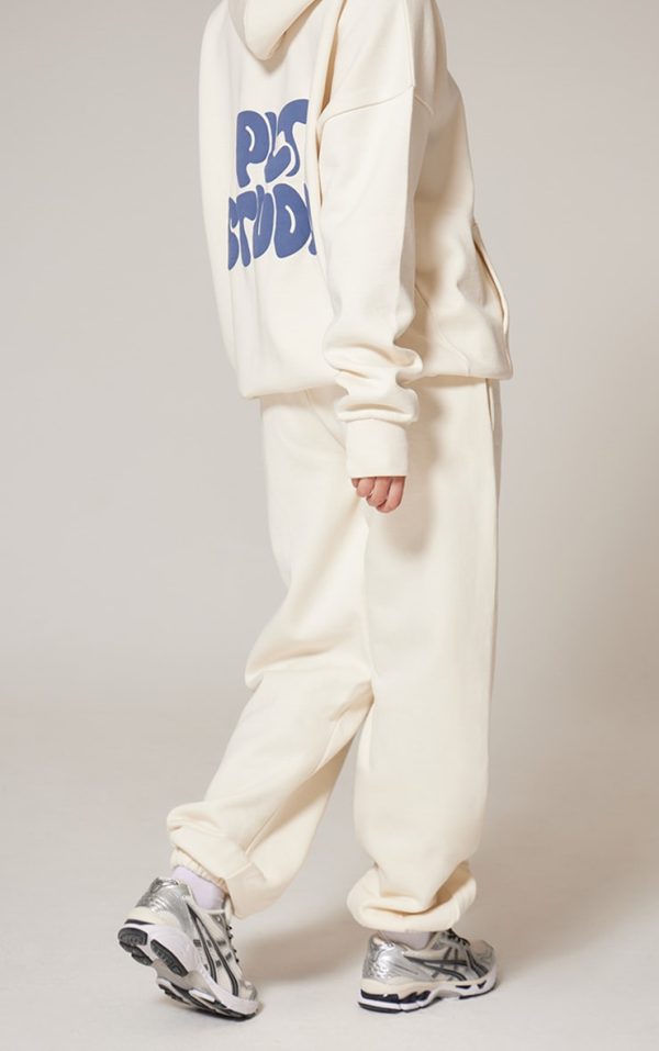 3cbae3e0acd32f7e0c57d29f5c5d8e2e991ff7d6_CNK1745_3_prettylittlething_sand_premium_studio_print_cuffed_joggers