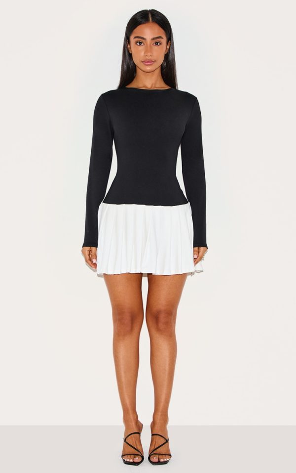 3cfa2aebe5e2d59aefd22a94028f14cfbfdd25f3_CNK8257_3_petite_black_slinky_contrast_pleat_detail_long_sleeve_mini_dress