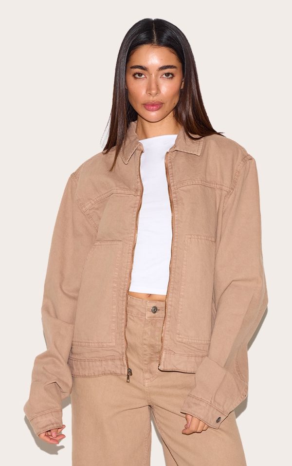 3d5713cb39d4310e572e1e653c32355d311cff1b_CNL6626_1_taupe_boxy_contrast_seam_carpenter_denim_jacket
