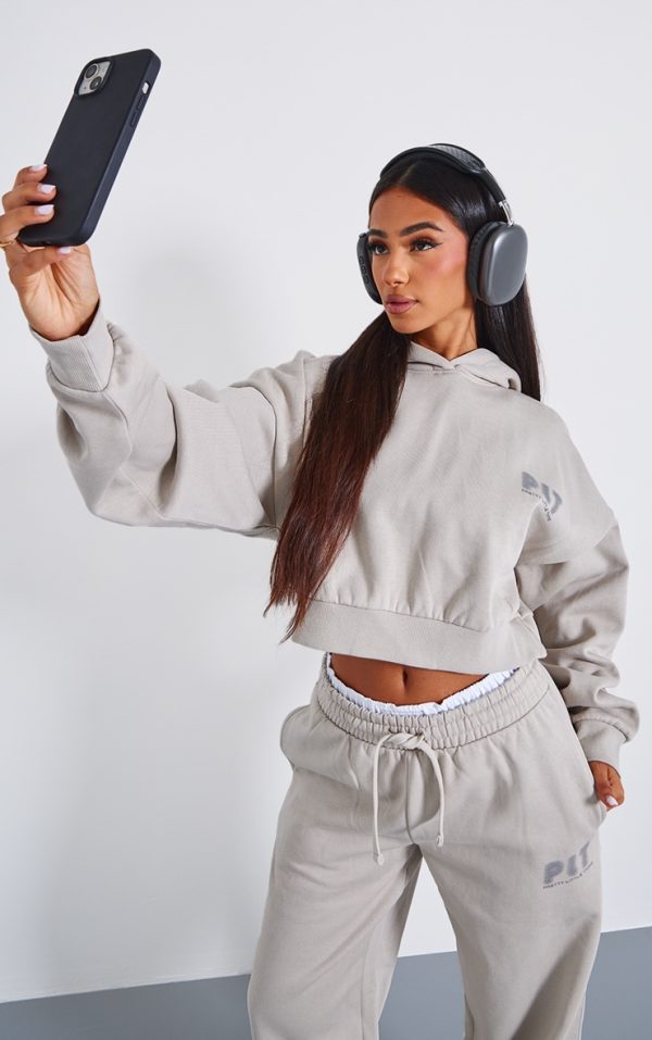 3d6fce8d7ecb984905bd8747412055fc33a8494f_CNK2932_1_petite_premium_stone_printed_boxy_hoodie