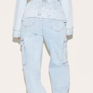 3d9442b8e37048d5a8aa7fa9249134b5a468a961_CNM0999_3_shape_light_blue_stretch_denim_highwaisted_turn_up_hem_cargo_jeans