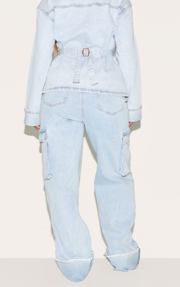 3d9442b8e37048d5a8aa7fa9249134b5a468a961_CNM0999_3_shape_light_blue_stretch_denim_highwaisted_turn_up_hem_cargo_jeans