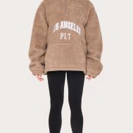 3da668ab91757d3aa3549e83af083e3e86fe00d1_CNL1863_3_taupe_quarter_zip_pocket_detail_fleece