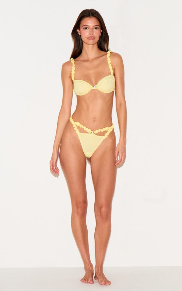 3ed8dccdbd34332a1a1577c9e316c070dafacbc8_CNM4306_3_lemon_ribbed_frill_underwired_lingerie_set