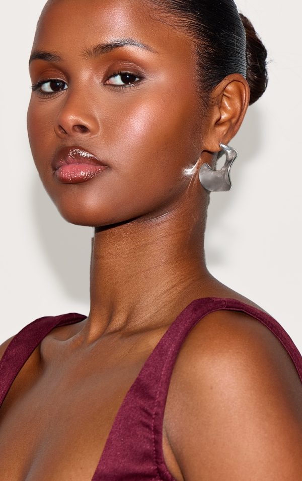 3f3a6a2052add8c8c208892e6a36b5072648381d_CNM0364_3_silver_crinkle_square_shape_hoop_earrings