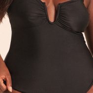 40208d25deb3ed1cd5435c9a0d01ec3740f00d9e_CNN0572_4_plus_black_underwired_u_bar_ruched_cup_swimsuit