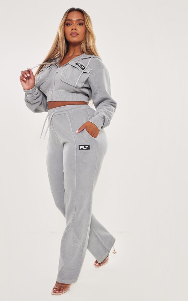 40d247f61b3fc04079859efc33b4392cee814e22_CNF9905_1_prettylittlething_shape_grey_marl_washed_wide_leg_joggers