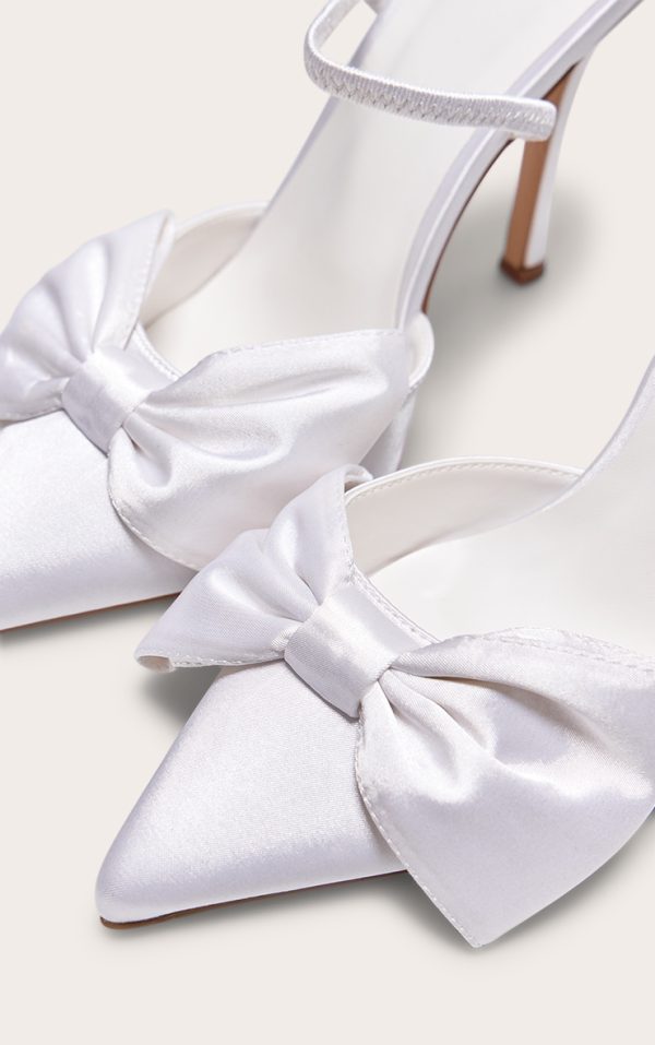 41693f39821dd79f6bc0e9e67bb38b01ef59d638_CNH7118_4_white_satin_point_toe_bow_detail_sling_back_heeled_courts