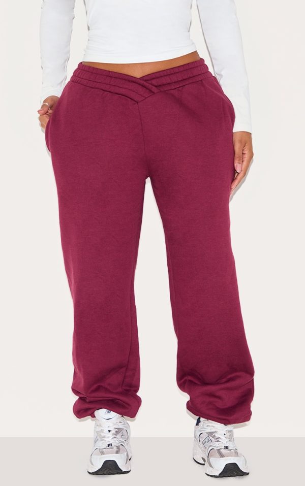 44d18e5bbe762c99059b16dd53948374b430ff17_CNM1972_2_shape_burgundy_v_waist_pin_tuck_cuffed_joggers