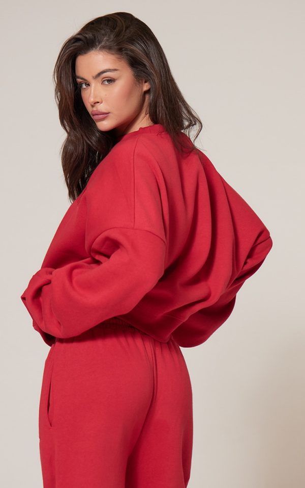 4504f89c46f9e6e236a1549c3979c2edbc50036f_CNK6317_2_prettylittlething_red_boxy_embroidered_sweatshirt