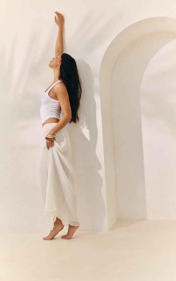 4517694544261be329fb0a49fe0f8d55c79ba643_CNM7839_2_white_sheer_plisse_scalloped_hem_maxi_skirt