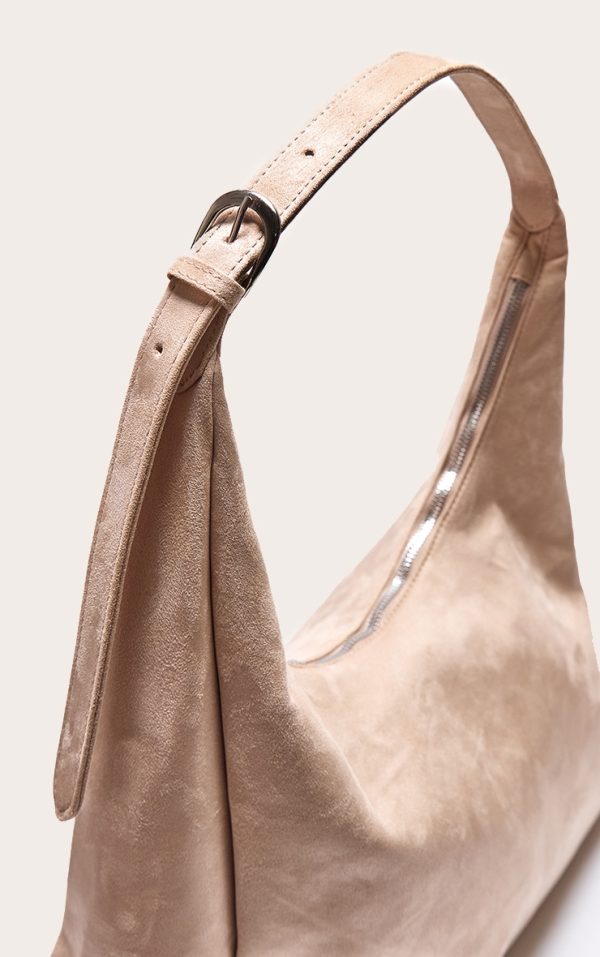 45796c5890c9066f015fd6c12fe36c68cb867f3e_CNL8092_4_cream_faux_suede_tote
