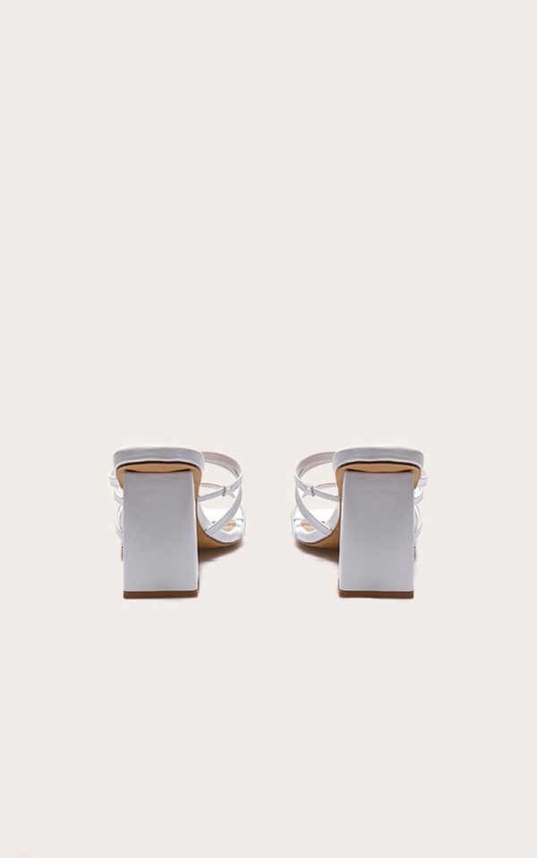 47a2aaca4b50d4d99cf74d37fdba68bb767b06e3_CNJ1541_3_white_pu_wide_fit_square_toe_strappy_block_heeled_mules