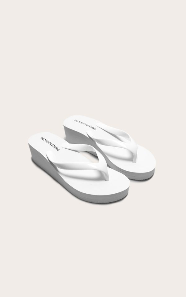 47ada9ab7d670eb268a79b4fa8bdf70546355421_CNB1950_2_white_round_toe_simple_platform_flip_flops