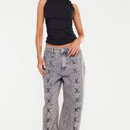 47b23e5f2635ce858a8339afd0decee06beebbc4_CNK3783_3_petite_black_soft_touch_twist_detail_ruched_top