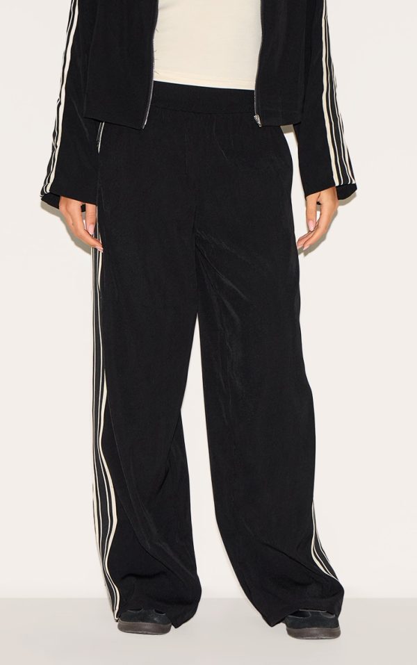 48c714f98e4751359889f2e2b67a8c0e54419dbd_CNM0274_2_black_side_stripe_woven_wide_leg_trousers