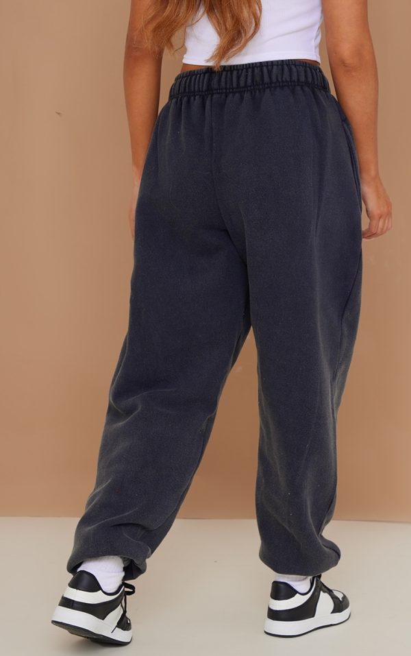 48e09ec03c18fc95b347f0aa7aadd355f994b720_CMW8148_3_charcoal_pintuck_detail_oversized_joggers