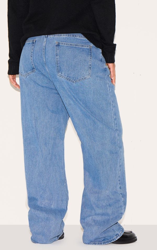 48e4cac9df6539382a9f2d978f9dbe26488b2290_CNF8320_3_plus_blue_seam_detail_straight_leg_jeans