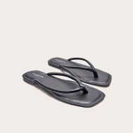 4b37d1b4121e4d0abba67294ba5311b61ea6d1b9_CNI4321_2_black_wide_fit_real_leather_toe_thong_flat_sandals