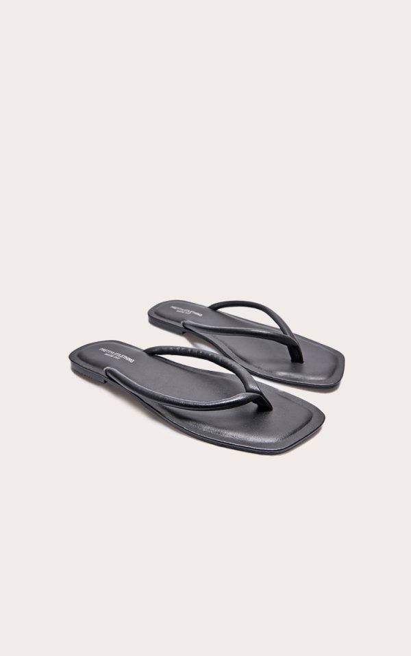 4b37d1b4121e4d0abba67294ba5311b61ea6d1b9_CNI4321_2_black_wide_fit_real_leather_toe_thong_flat_sandals