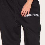 4b68f5902227d8220dee51208e6a6e2b1363dd6e_CNL9475_4_prettylittlething_plus_deep_black_high_waisted_cuffed_joggers