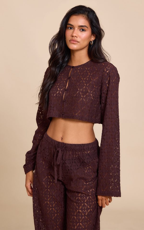 4c20efd7e8acea985c4cc99e28ef8f06f0271cb3_CNM3203_4_brown_lace_button_detail_crop_top