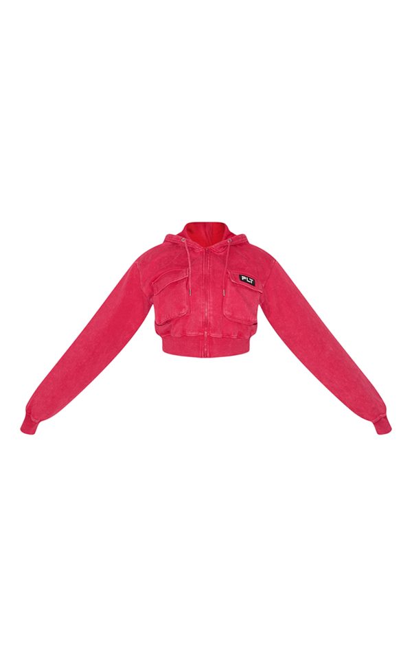 4c6c330c52956ca72803b42e11b2fb072b90f69e_CNK0466_5_prettylittlething_shape_washed_red_shape_cargo_cropped_hoodie