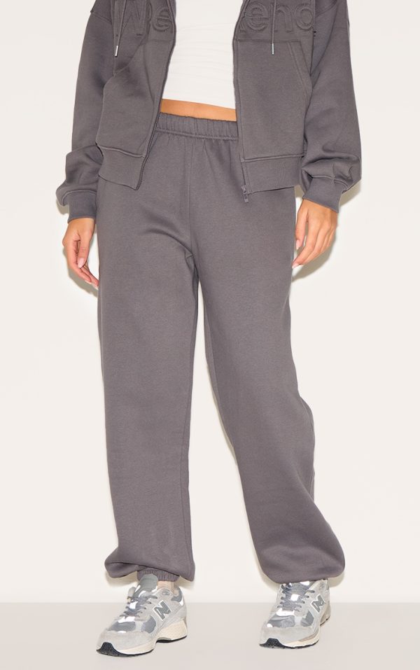 4c750cb0f199f198c6c885b32d87082a84d7e439_CNM4808_2_charcoal_washed_weekend_applique_thin_waistband_cuffed_joggers