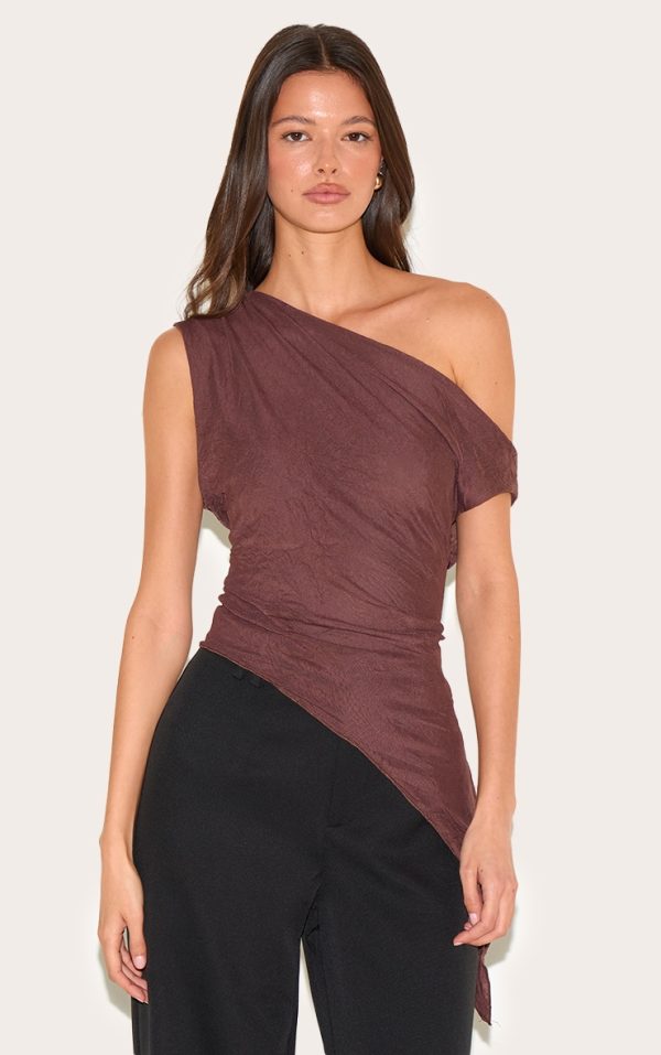4cba71a68a35a2332b886c5b1d6c56537dabfcbb_CNM6632_1_mushroom_crinkle_mesh_asymmetric_neck_top