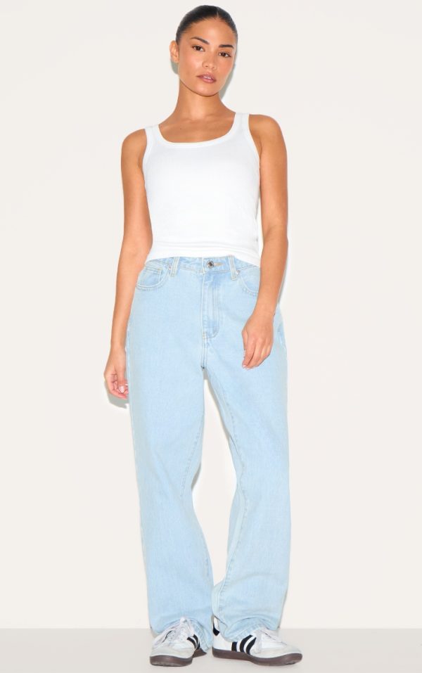 4d47a29827ba3fb0756f8070cd6f70a4b8c7b16e_CNL9767_1_prettylittlething_petite_light_blue_high_waist_straight_leg_jeans