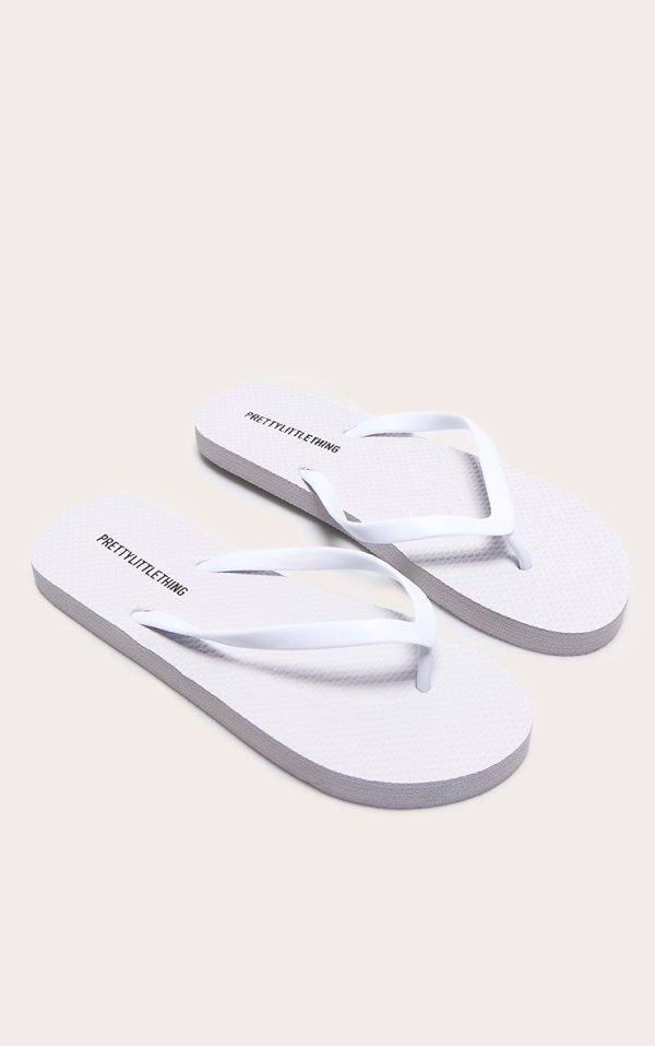 4dbf732bc1a0bb4d8868c04519dd560345050943_CLV1491_2_black_and_white_flip_flops_2_pack